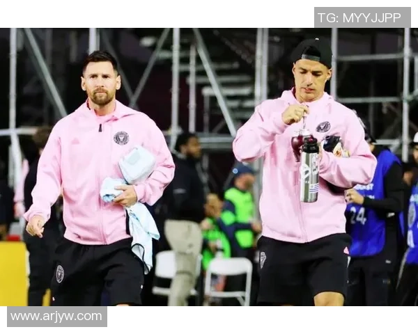 足球明星的可爱瞬间与他们背后的温暖故事分享